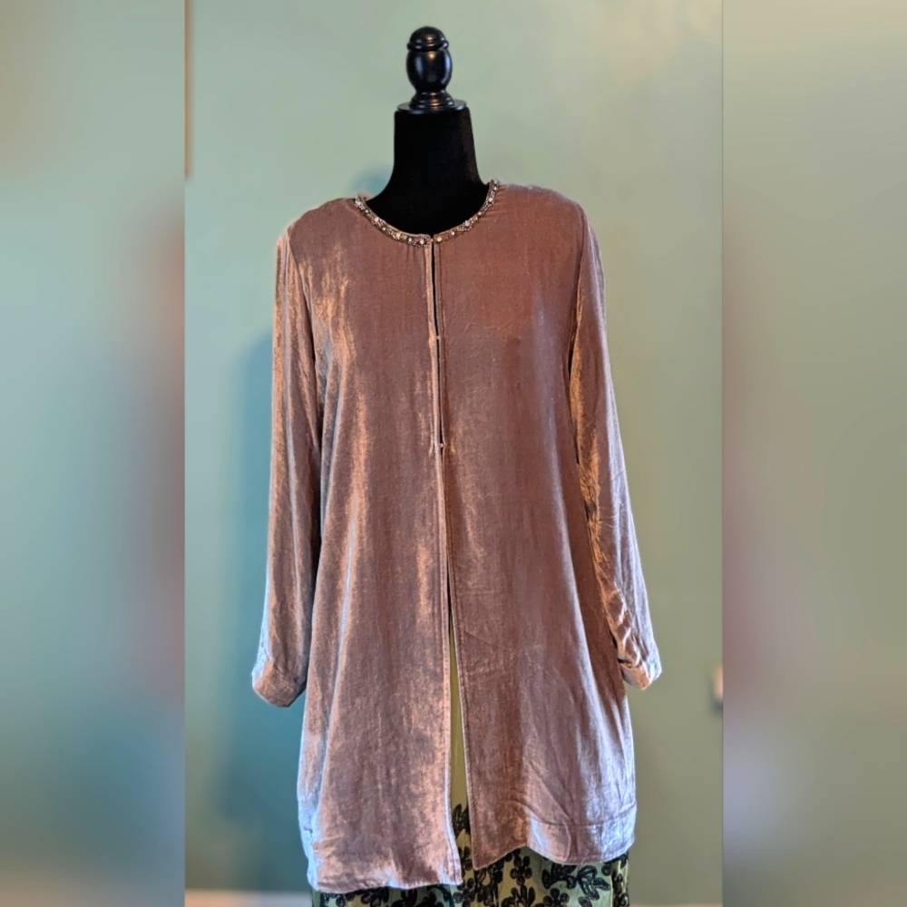 Elegant Velvet Women's Topper/Jacket  33 Inches in Length. Worn once.